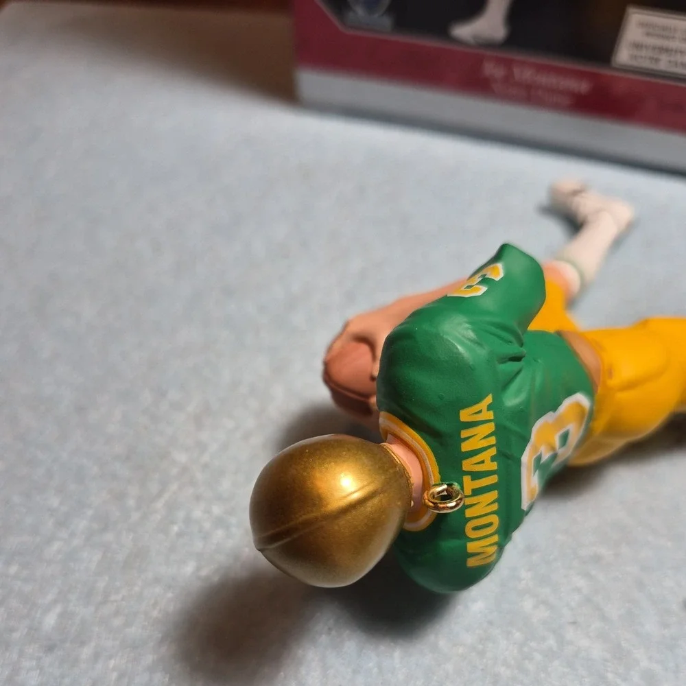 Hallmark Keepsake Ornament 1998 Joe Montana Notre Dame Football QXI6843
